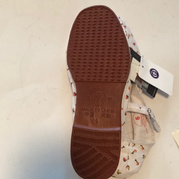 HAO YU Mary Jane flats white with flowers sz 9 - Picture 3 of 4